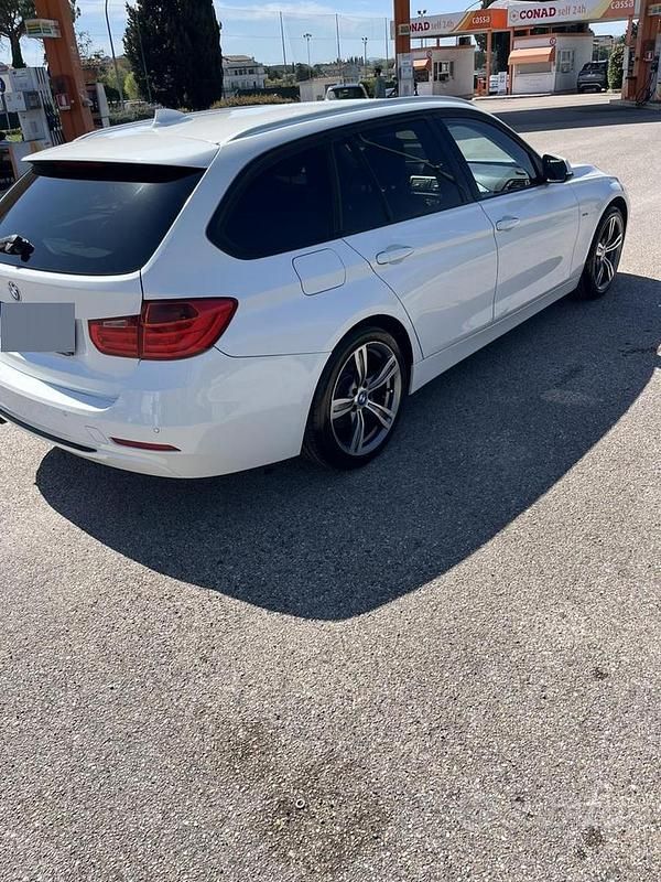 Usata BMW 316 Sport Line 116 CV (85 kW) 2013 Bianco Station wagon