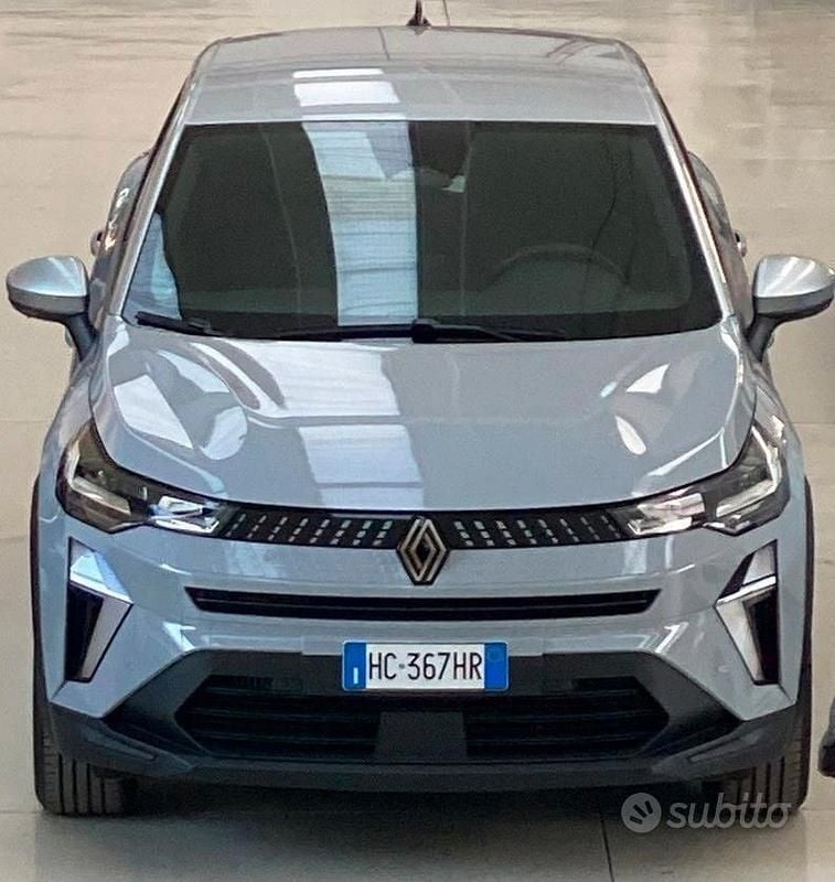 Grigio Usata 2025 Renault Captur Evolution SUV | 21.200 € (Buon prezzo) - Immagine 1/1