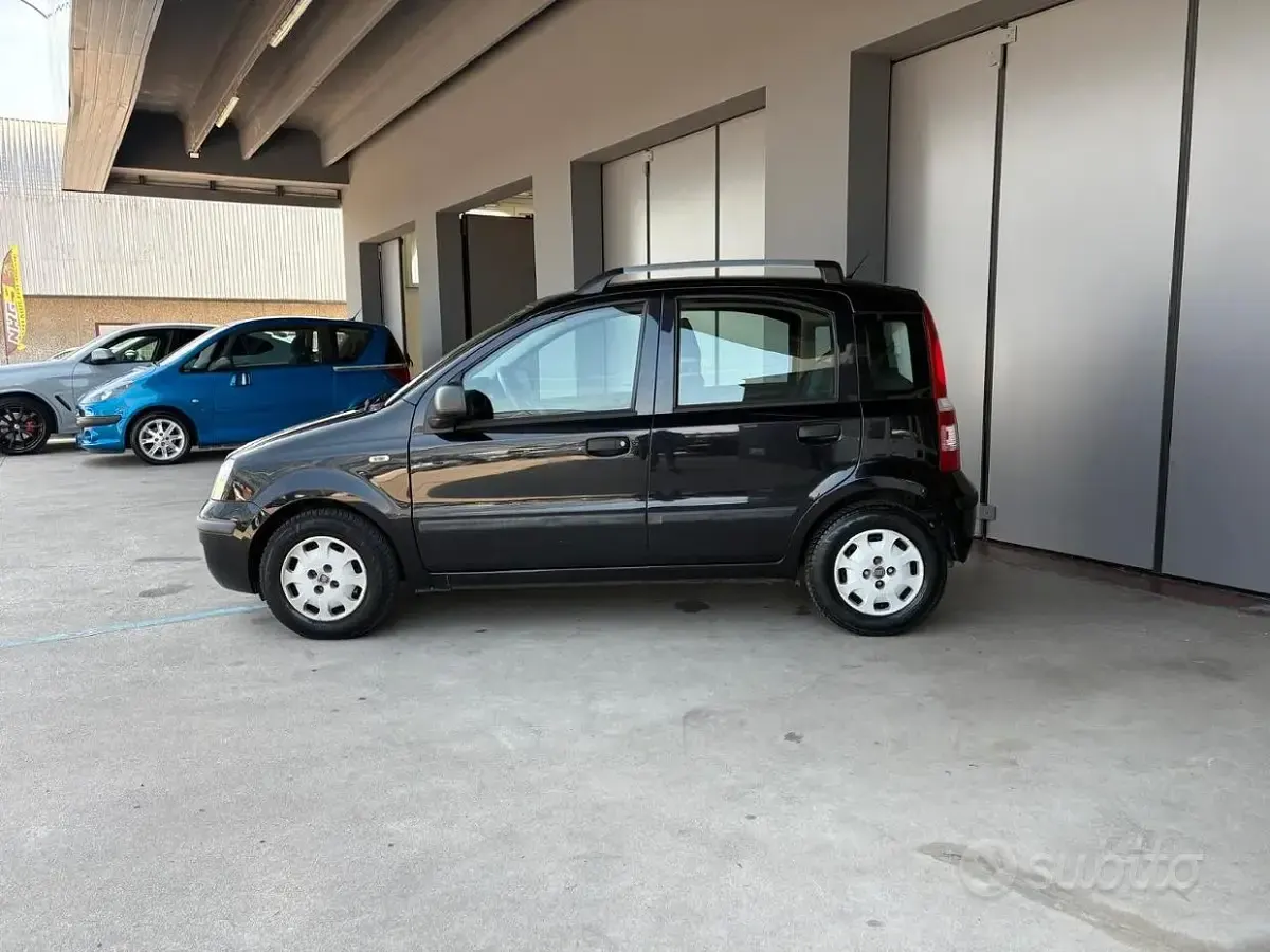Usata Fiat Panda Dynamic 69 CV (50 kW) 2011 Nero Utilitaria