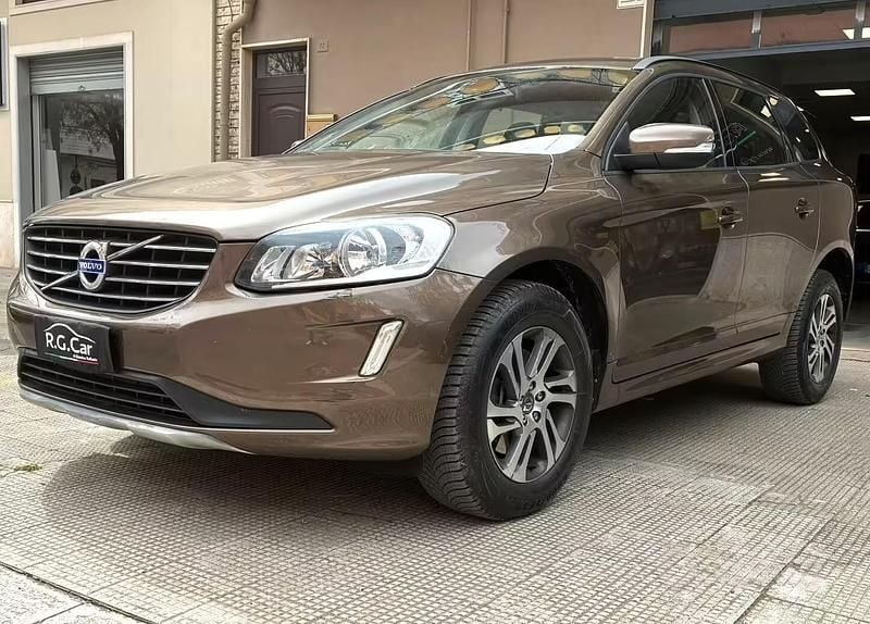 Usata Volvo XC60 Kinetic 190 CV (139 kW) 2015 Marrone SUV