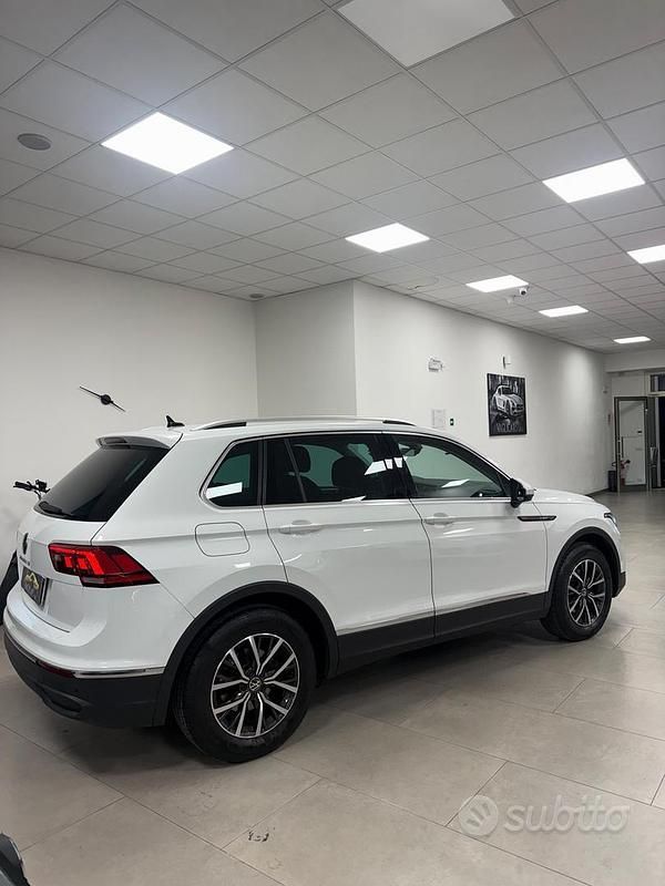 Usata VW Tiguan Elegance 150 CV (110 kW) 2023 Bianco SUV