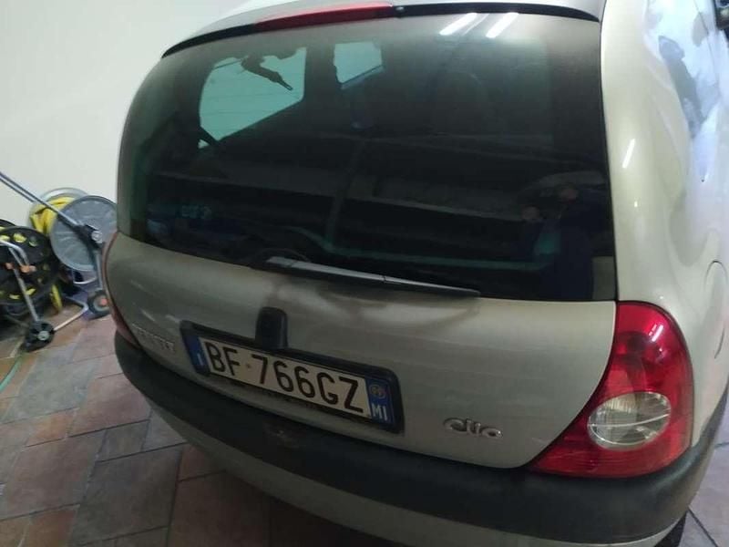 Usata Renault Clio II 58 CV (42 kW) 1999 Berlina