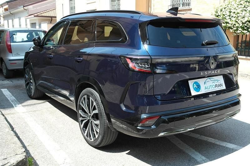 Usata Renault Espace Iconic 200 CV (147 kW) 2024 Grigio(met.) Monovolume