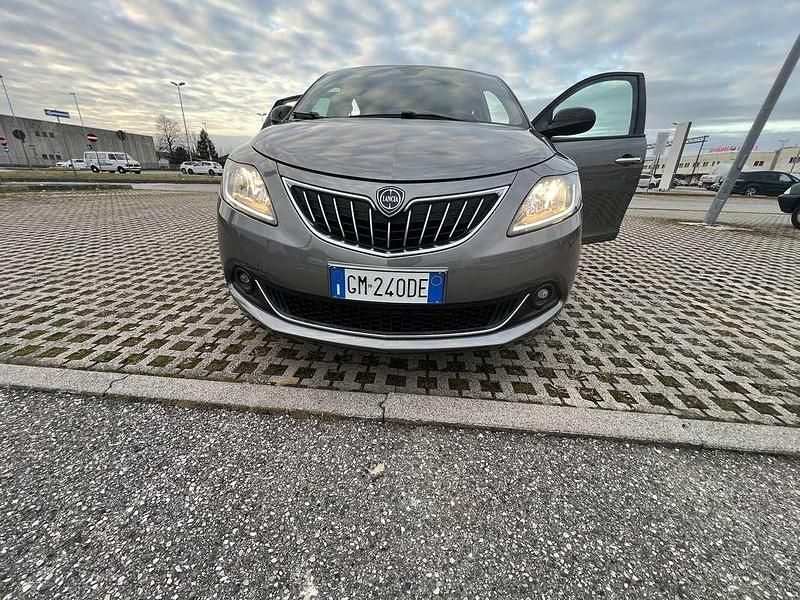 Usata Lancia Ypsilon Silver 69 CV (50 kW) 2023 Utilitaria