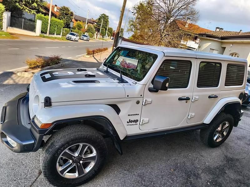 Usata Jeep Wrangler Unlimited Sahara 199 CV (146 kW) 2021 Bianco SUV