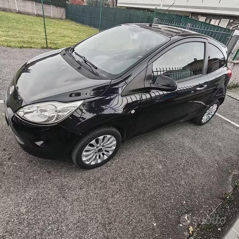 Usata Ford Ka Titanium 69 CV (50 kW) 2011 Nero Utilitaria