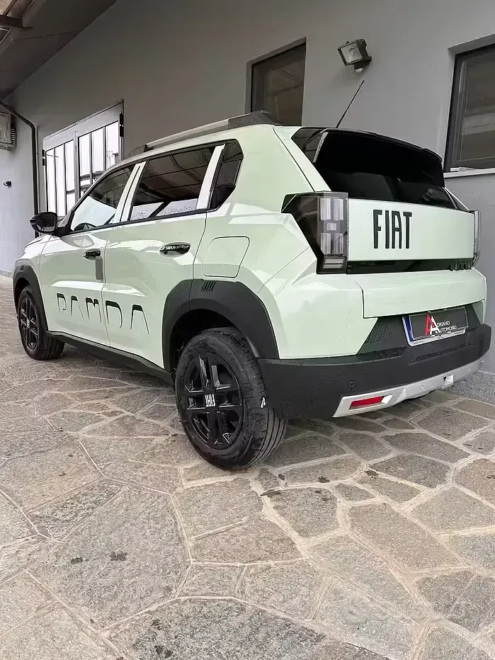 Nuova Fiat Grande Panda Icon 101 CV (74 kW) 2026 Blu Utilitaria