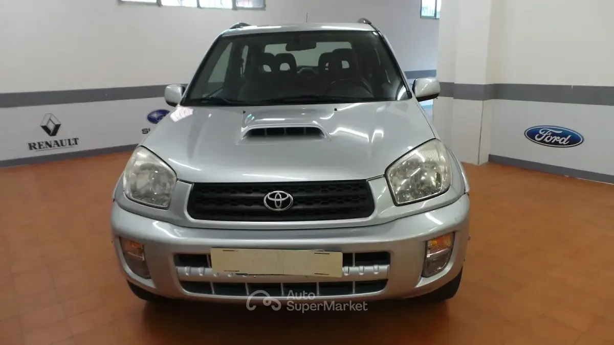 Usata Toyota RAV4 116 CV (85 kW) 2002 Argento SUV