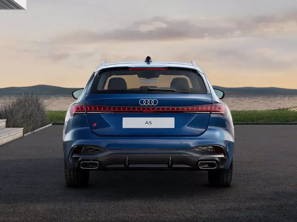 Usata Audi A5 S-Line 204 CV (150 kW) 2025 Blu ascari metallizzato Station wagon