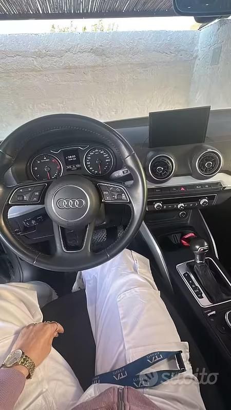 Usata Audi Q2 116 CV (85 kW) 2020 Grigio SUV