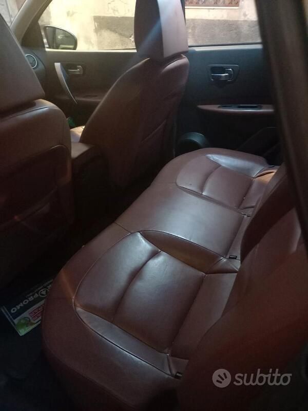 Usata Nissan Qashqai 150 CV (110 kW) 2011 Grigio SUV