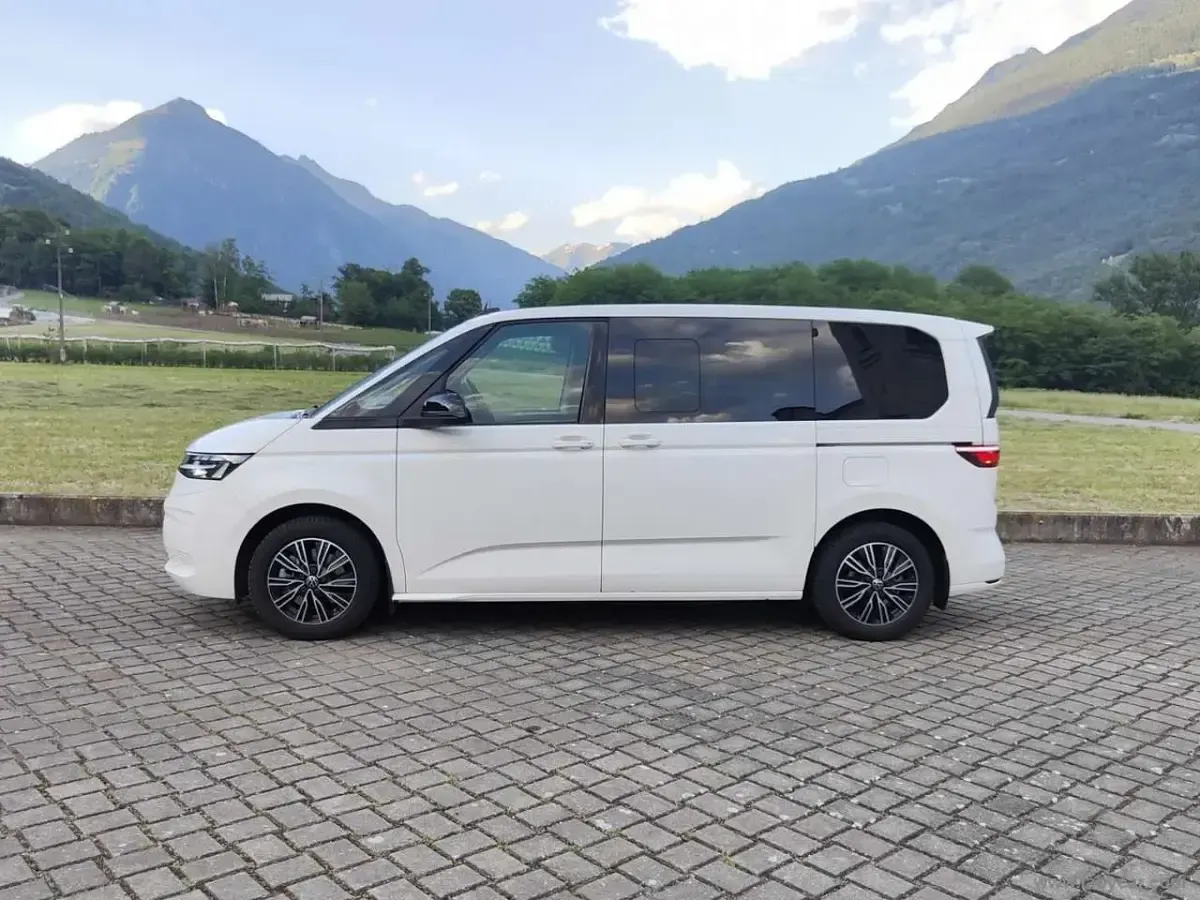 Usata VW Multivan Life 150 CV (110 kW) 2023 Bianco Monovolume