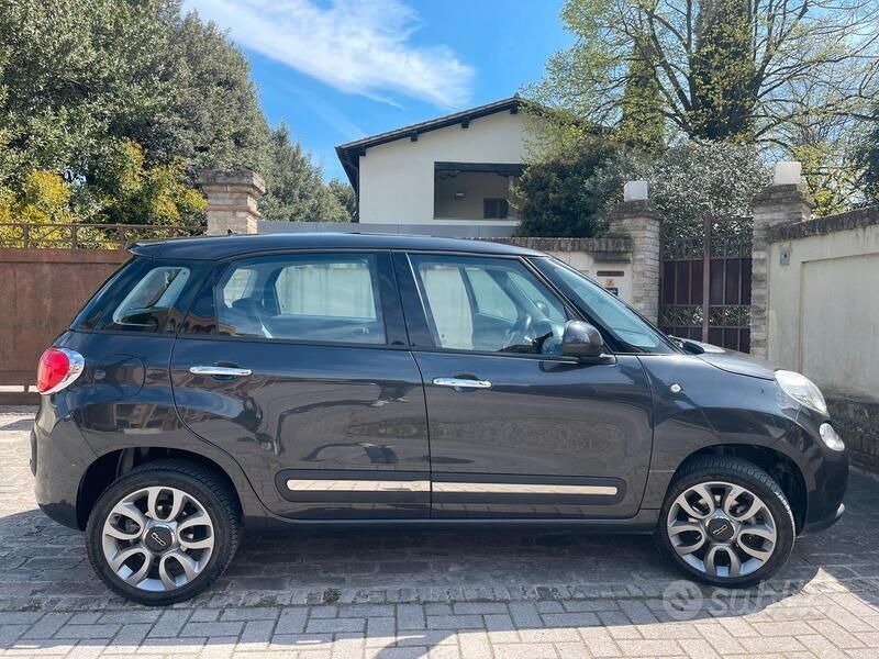 Grigio Usata 2015 Fiat 500L Pop Monovolume | 5500 € (Buon prezzo) - Immagine 1/4