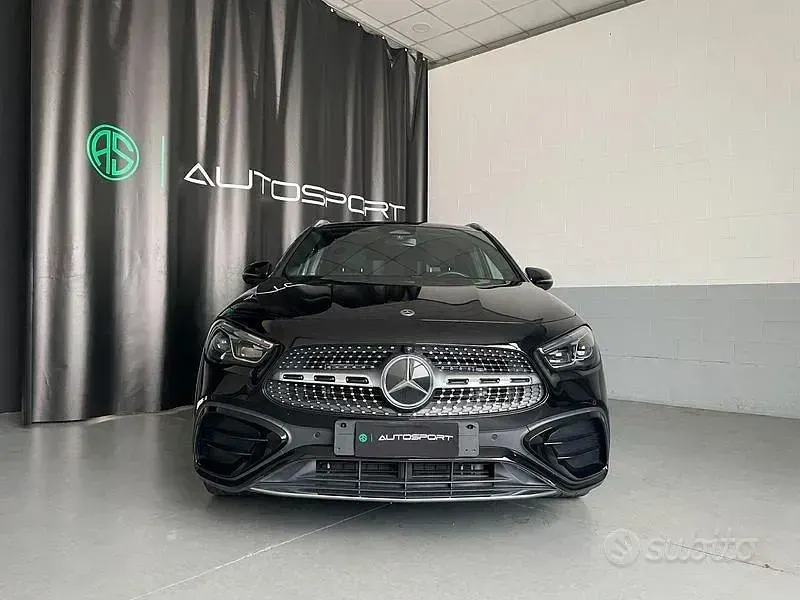 Usata Mercedes GLA180 Advanced Plus 136 CV (100 kW) 2024 Nero SUV