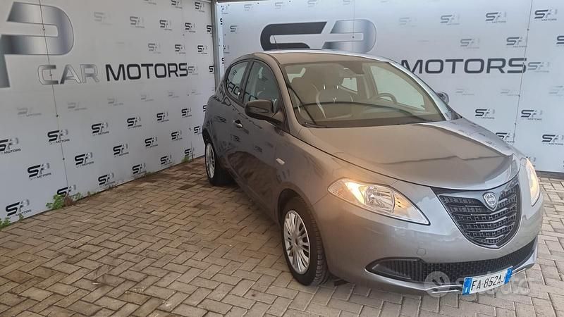 Usata Lancia Ypsilon S 95 CV (69 kW) 2015 Grigio Utilitaria