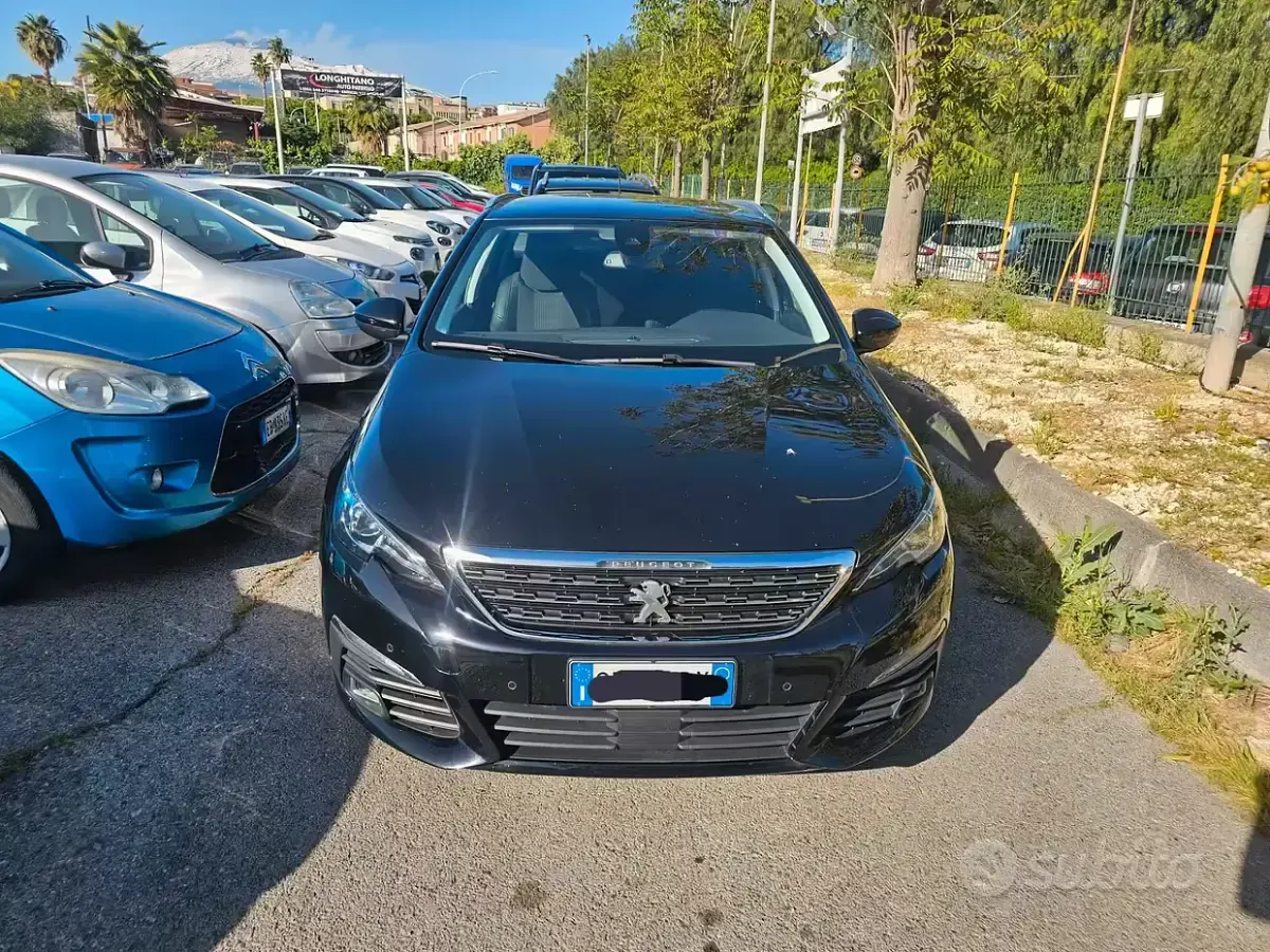 Begagnad Peugeot 308 Allure 131 HK (96 kW) 2021 Svart Kombi