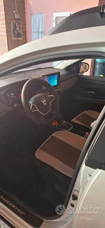 Usata Dacia Sandero 101 CV (74 kW) 2021 Bianco Utilitaria