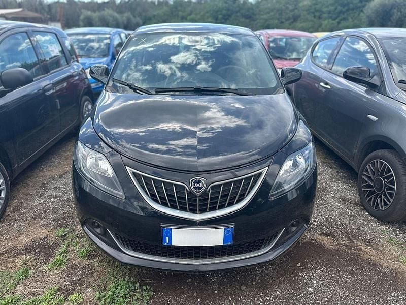 Usata Lancia Ypsilon S 70 CV (51 kW) 2024 Nero Utilitaria