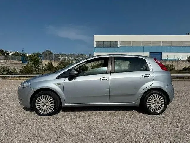 Usata Fiat Grande Punto Dynamic 75 CV (55 kW) 2008 Grigio Utilitaria