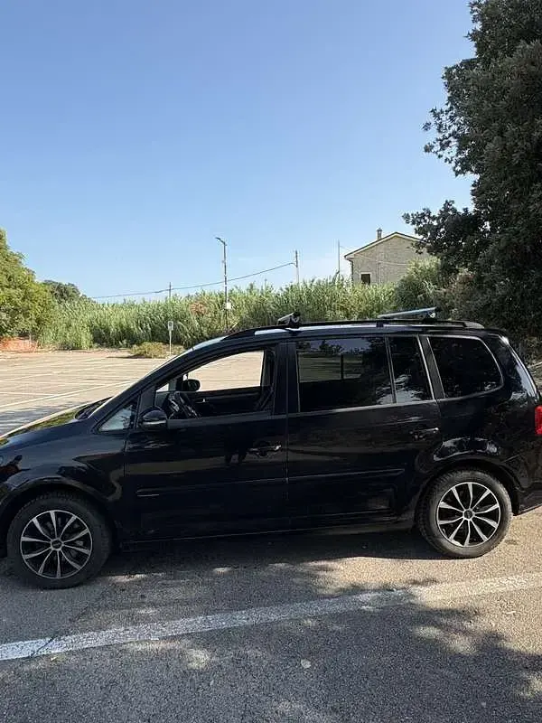 Usata VW Touran Highline 140 CV (102 kW) 2011 Monovolume