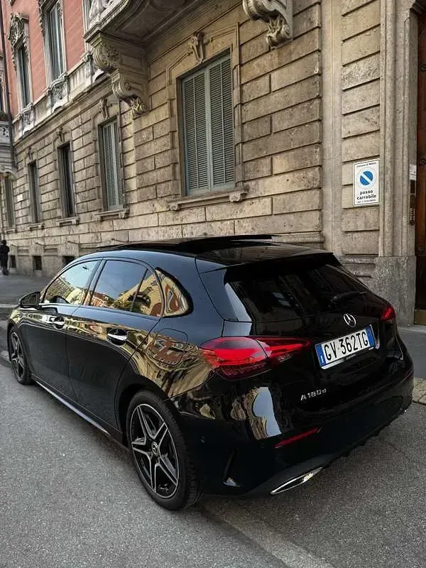 Usata Mercedes A180 AMG Line Premium 116 CV (85 kW) 2023 Nero Berlina