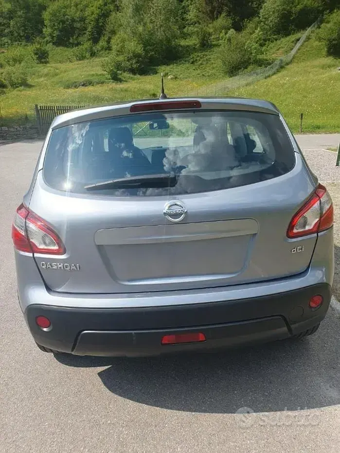 Usata Nissan Qashqai Acenta 150 CV (110 kW) 2011 Grigio SUV