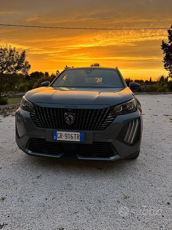Usata Peugeot 2008 100 CV (73 kW) 2023 SUV