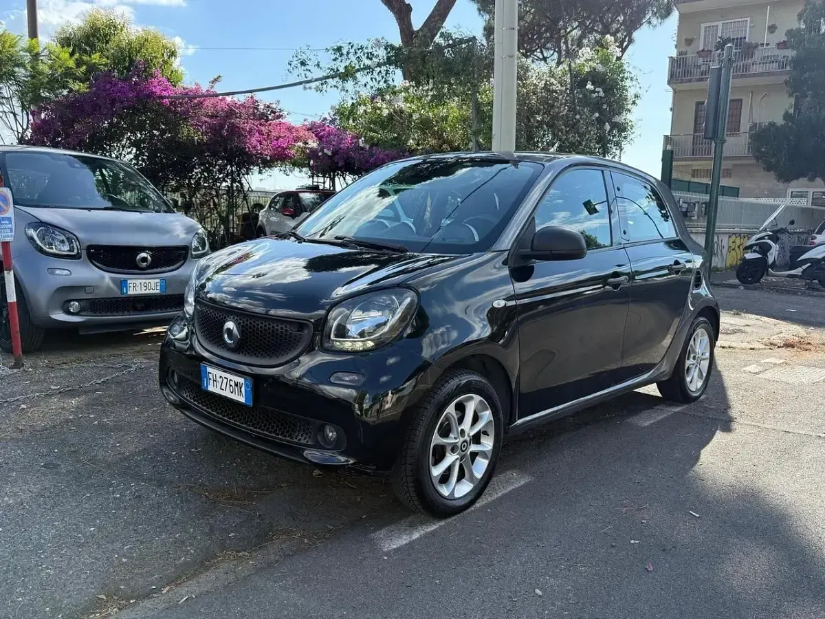 Usata Smart ForFour Passion 71 CV (52 kW) 2017 Nero Utilitaria