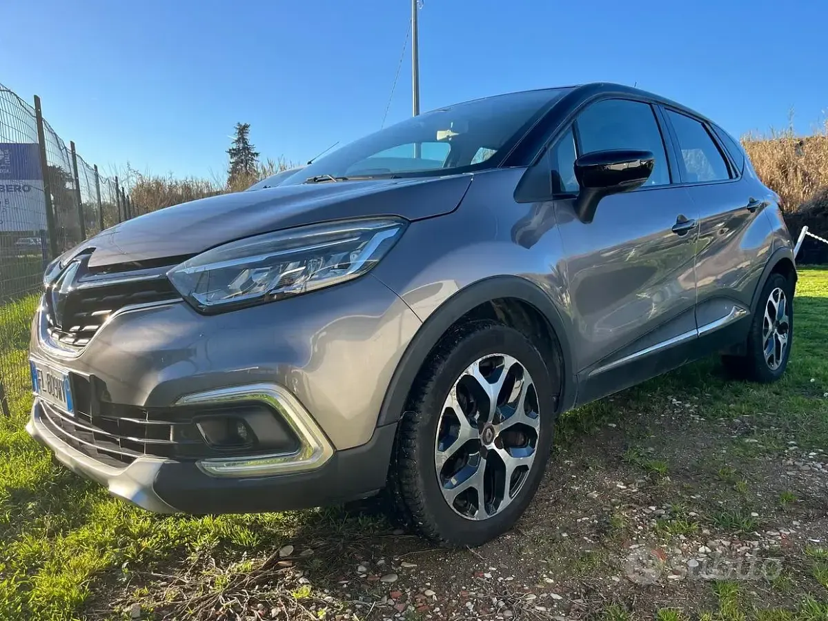 Gebraucht Renault Captur Bose Edition 90 PS (66 kW) 2017 Grau SUV