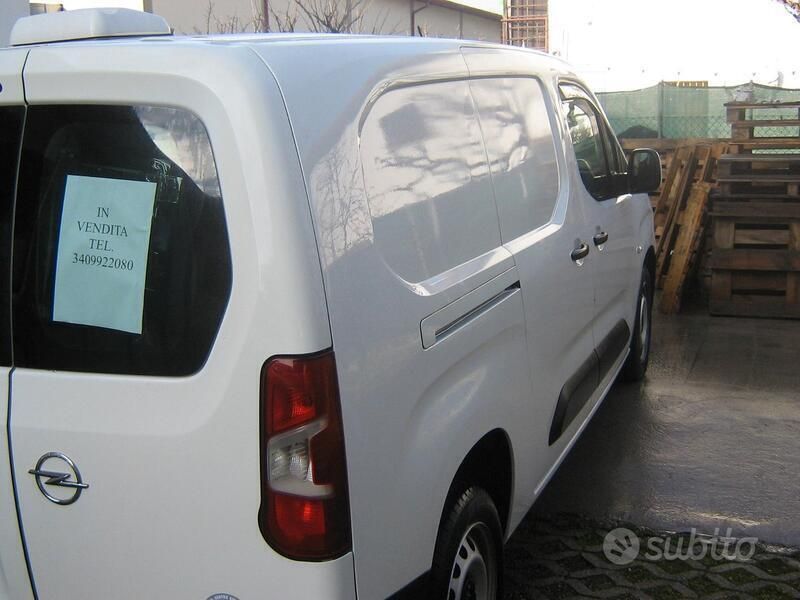 Bianco Usata 2020 Opel Combo Monovolume | 13.000 € (Cara) - Immagine 1/4