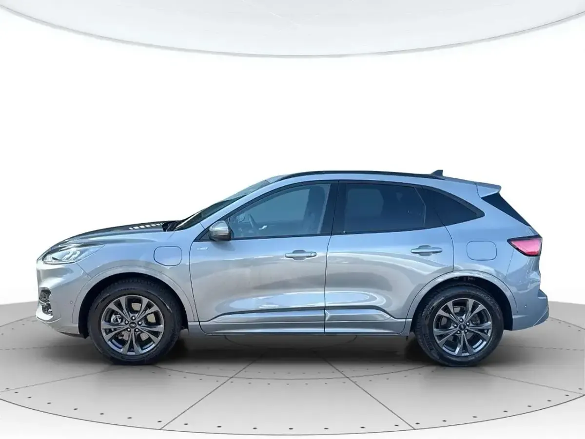 Usata Ford Kuga ST-Line 152 CV (111 kW) 2021 Argento SUV