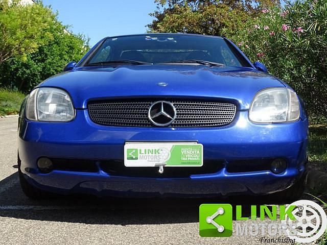 Usata Mercedes SLK200 AMG 192 CV (141 kW) 1998 Blu Cabrio