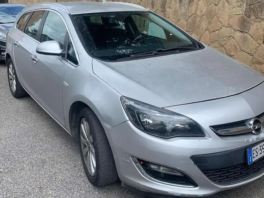 Usata Opel Astra Cosmo 110 CV (80 kW) 2013 Grigio Station wagon