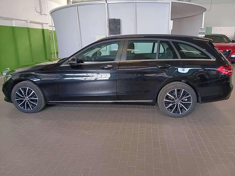 Usata Mercedes C180 Business 122 CV (89 kW) 2019 Nero Station wagon