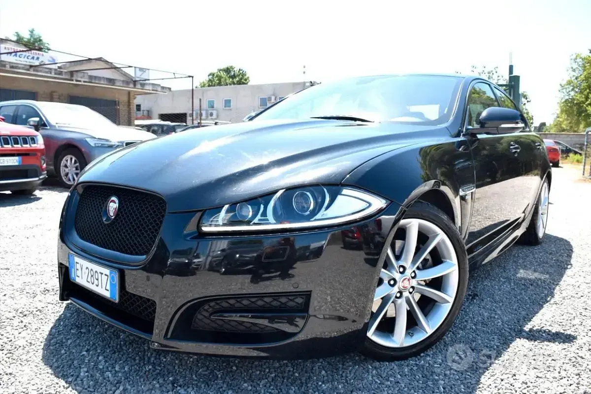 Usata Jaguar XF R-Sport 163 CV (119 kW) 2015 Nero Berlina