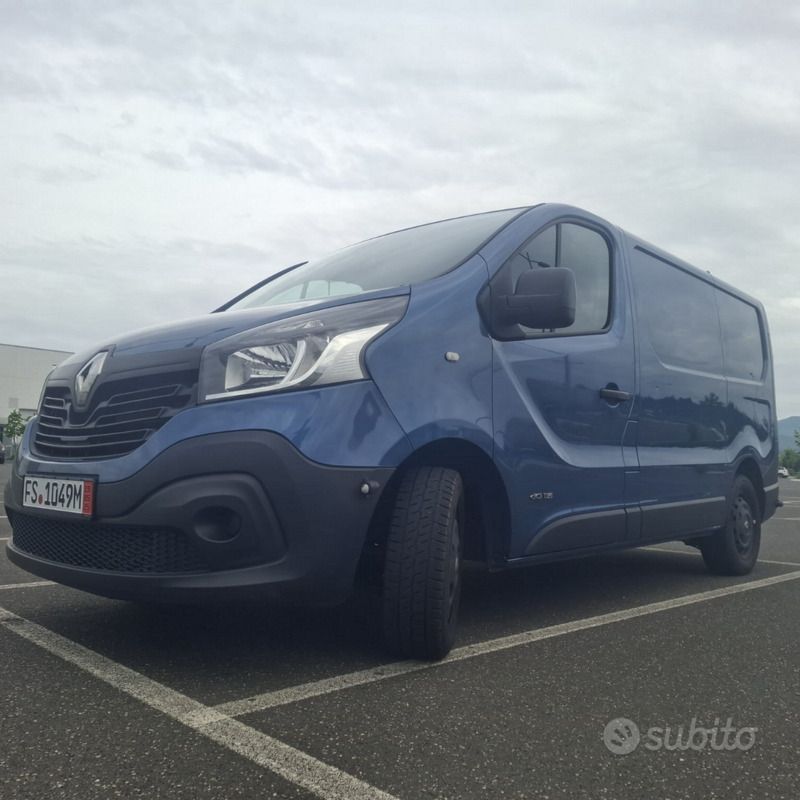 Usata Renault Trafic Komfort 116 CV (85 kW) 2015 Blu Monovolume