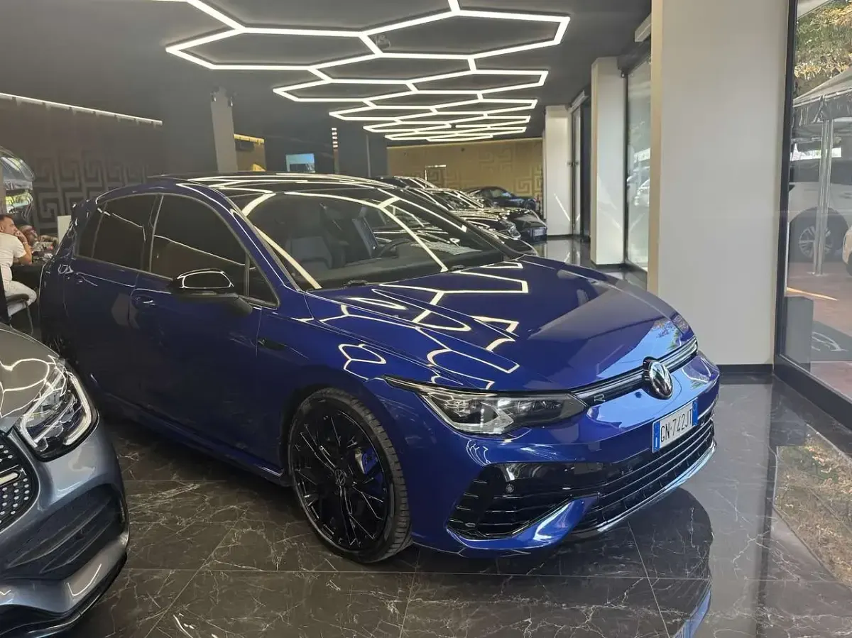 Usata VW Golf VIII R 320 CV (235 kW) 2022 Blu/azzurro Berlina