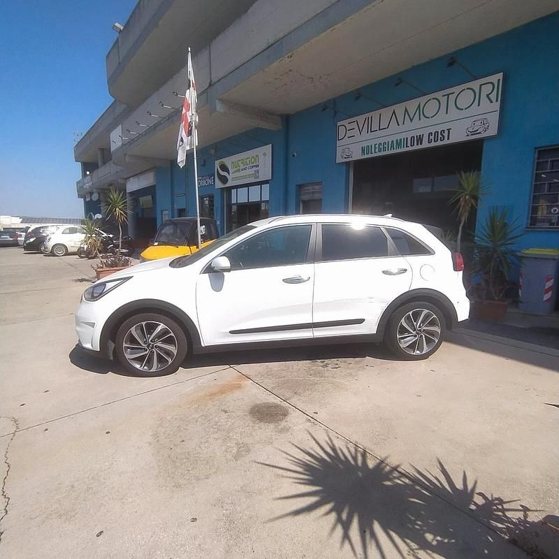 Usata Kia Niro Style 104 CV (76 kW) 2019 Bianco SUV
