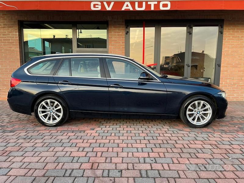 Usata BMW 316 Luxury Line 116 CV (85 kW) 2017 Blu Station wagon