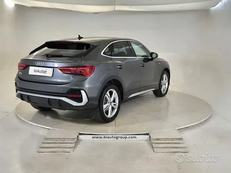 Usata Audi Q3 Sportback 150 CV (110 kW) 2024 Grigio SUV