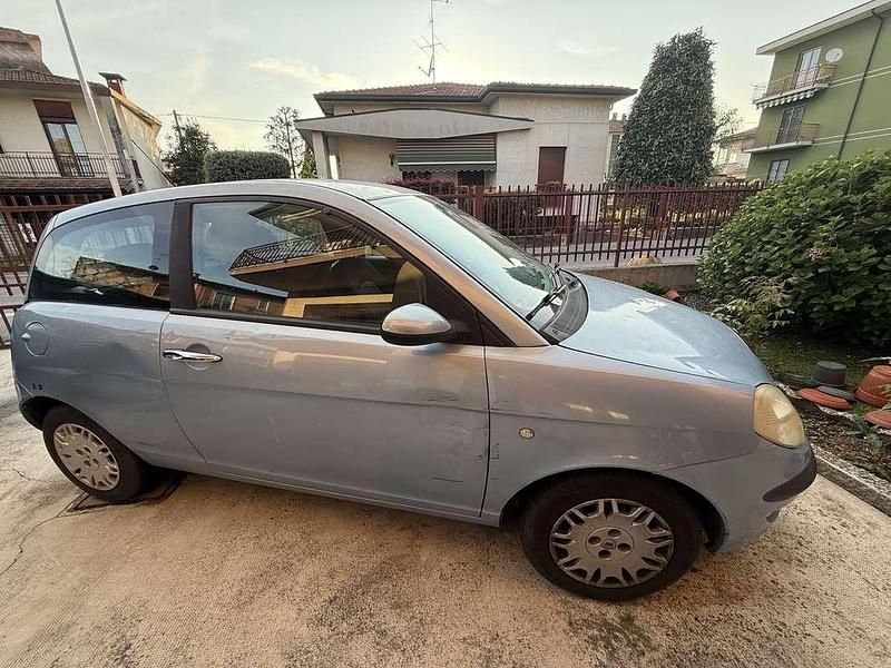 Usata Lancia Ypsilon 60 CV (44 kW) 2006 Utilitaria