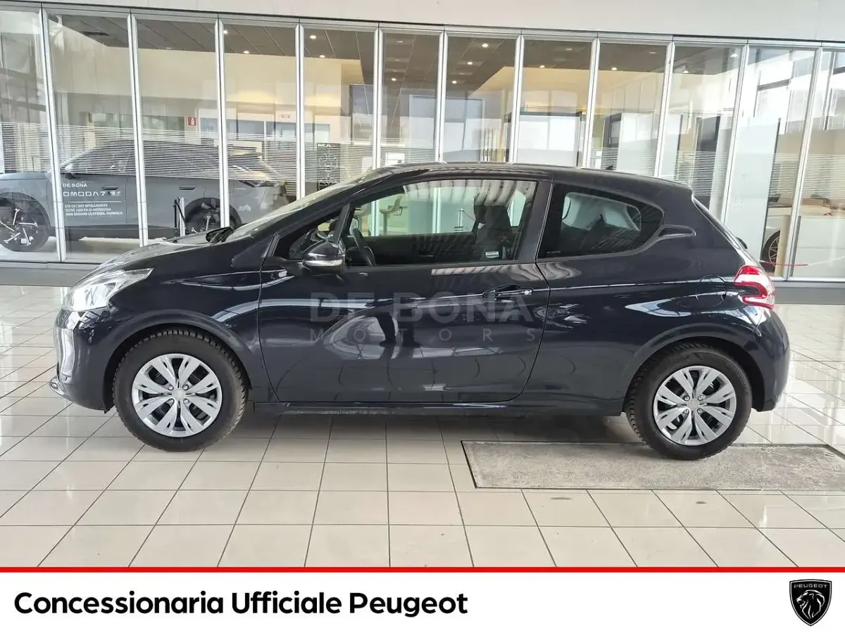 Usata Peugeot 208 Active 68 CV (50 kW) 2015 Nero Utilitaria