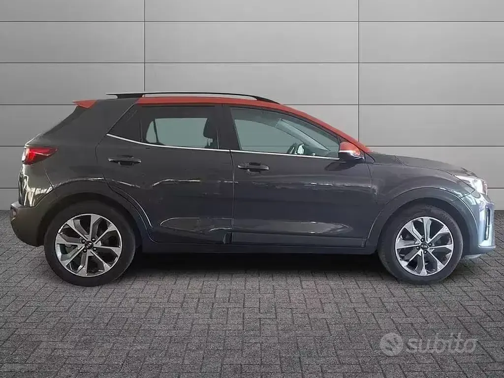 Usata Kia Stonic 97 CV (71 kW) 2019 Grigio SUV