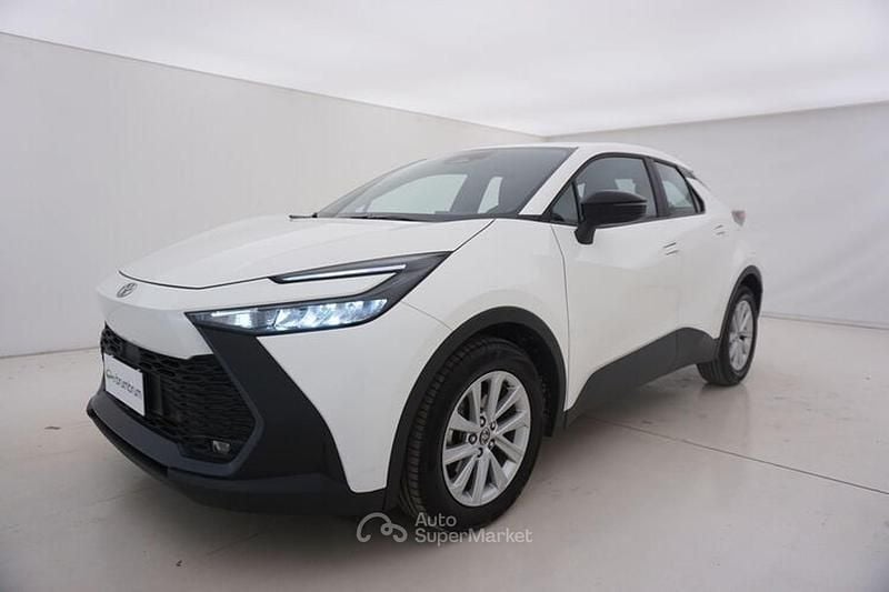 Usata Toyota C-HR 140 CV (102 kW) 2024 Bianco SUV