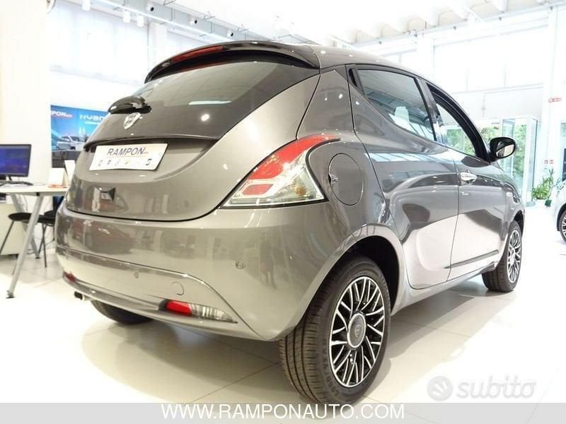 Usata Lancia Ypsilon S 69 CV (50 kW) 2024 Nero Utilitaria