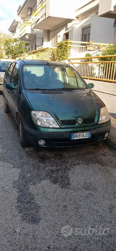 Verde Usata 2000 Renault Scénic Monovolume | 1200 € (Buon prezzo) - Immagine 1/4