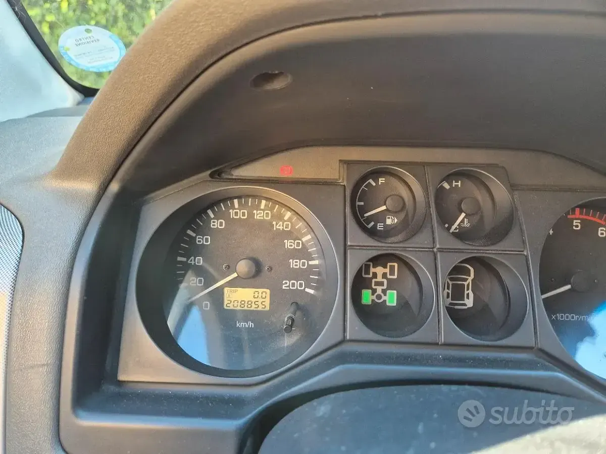 Usata Mitsubishi Pajero Invite 115 CV (84 kW) 2005 Grigio SUV