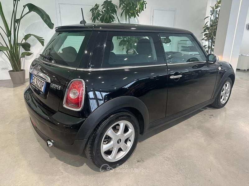 Usata Mini ONE 75 CV (55 kW) 2010 Nero Utilitaria