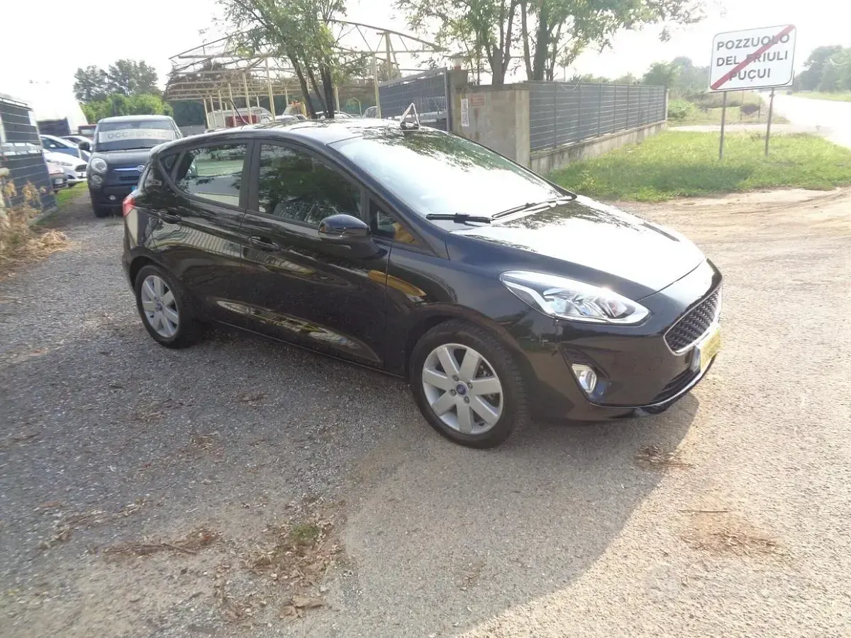 Usata Ford Fiesta 85 CV (62 kW) 2018 Nero Utilitaria