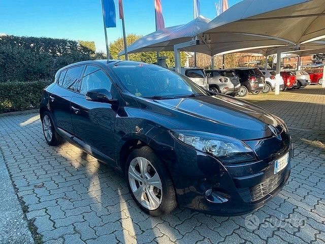 Usata Renault Mégane LIMITED 110 CV (80 kW) 2011 Grigio Berlina